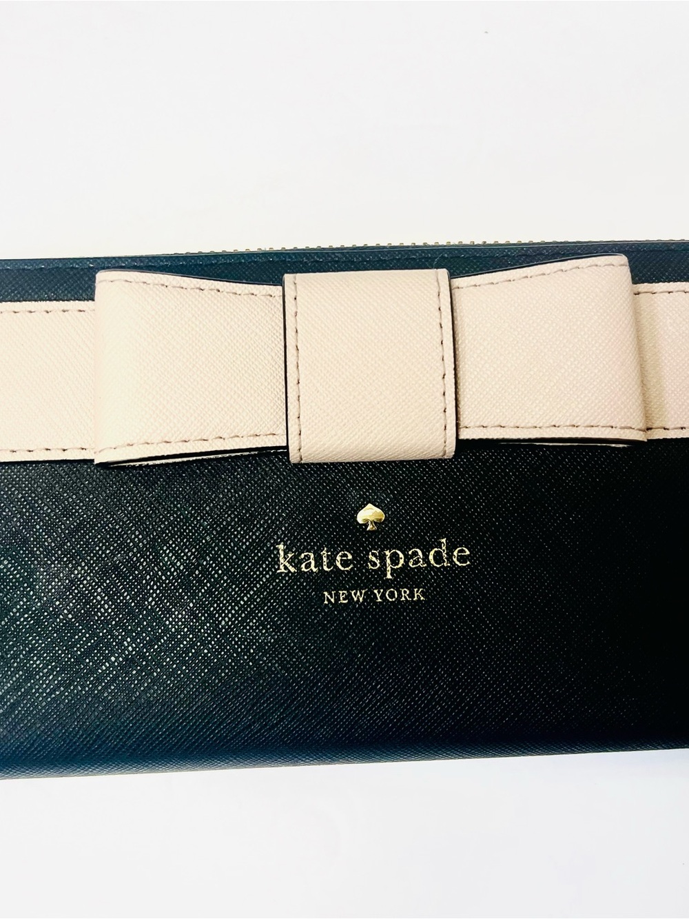 kate spade Black and Cream Bow Tote with Matching Wallet - Picture 2 of 7